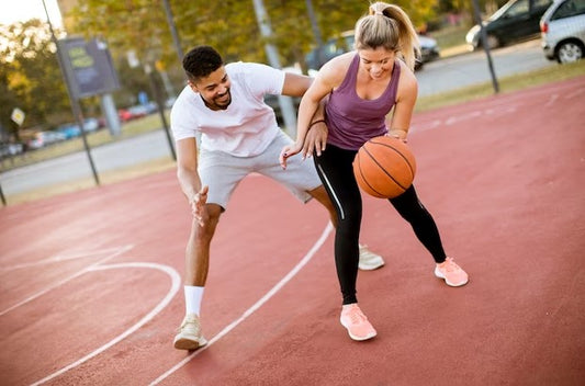 ¿Qué no está permitido en el baloncesto?